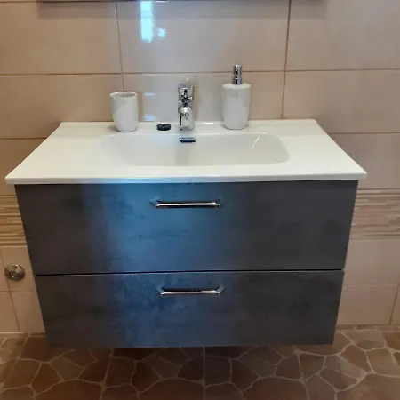 With Private Parking And Breakfast,seaview