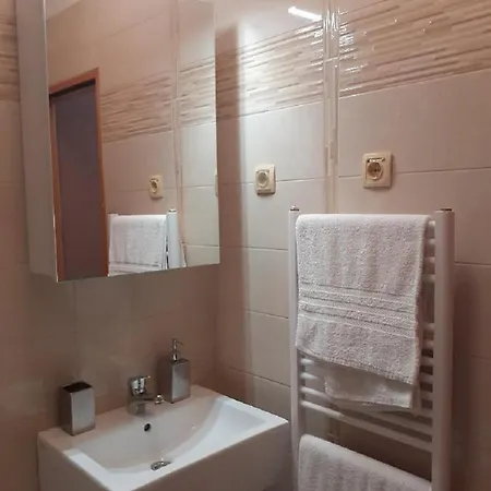 With Private Parking And Breakfast,seaview Willa