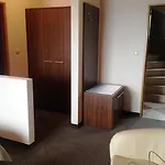 With Private Parking And Breakfast,seaview 沃洛斯科