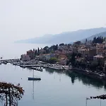 With Private Parking And Breakfast,seaview *