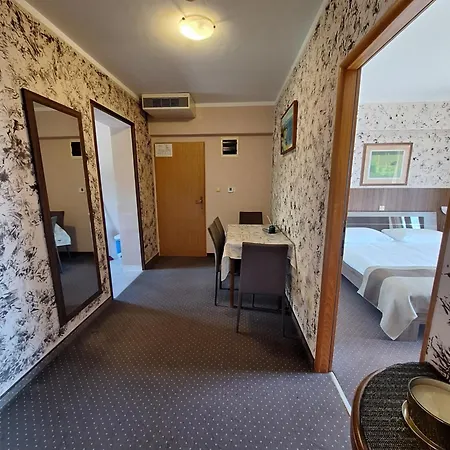 Vila With Private Parking And Breakfast,seaview *