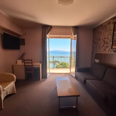 With Private Parking And Breakfast,seaview Villa Volosko