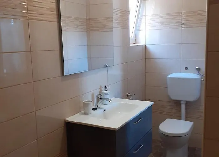 With Private Parking And Breakfast,seaview *