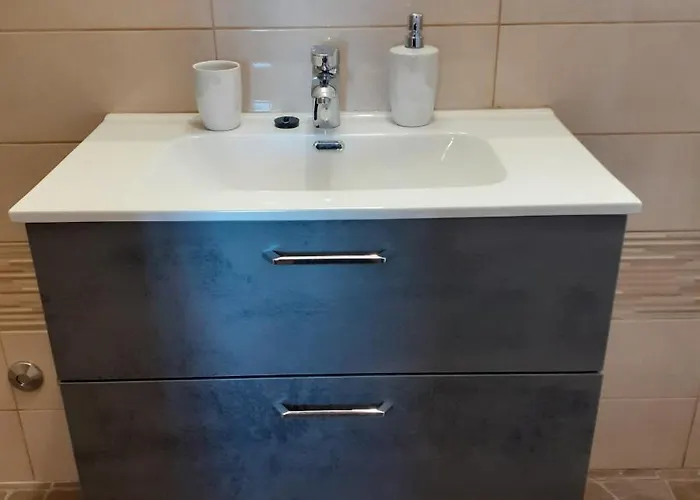 With Private Parking And Breakfast,seaview