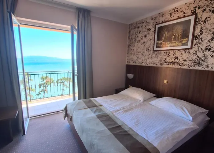 With Private Parking And Breakfast,seaview