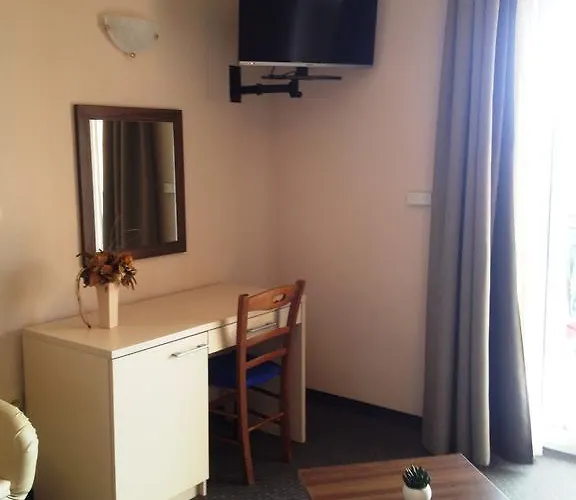 With Private Parking And Breakfast,seaview Villa