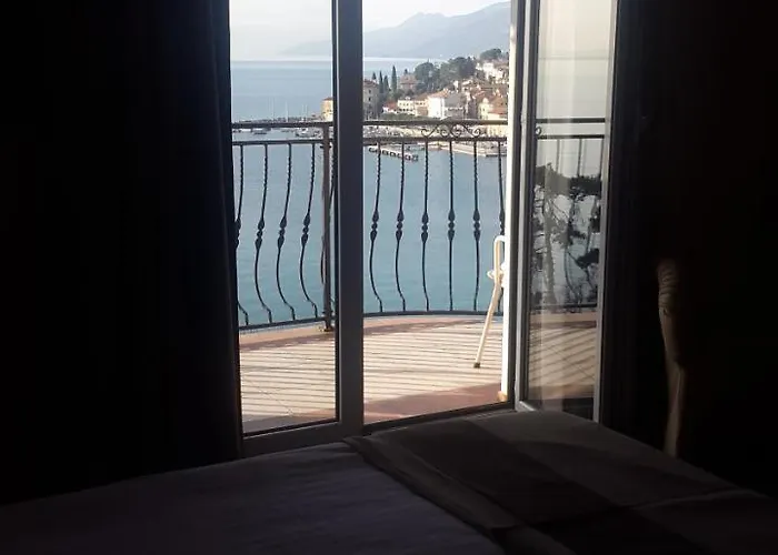 With Private Parking And Breakfast,seaview *